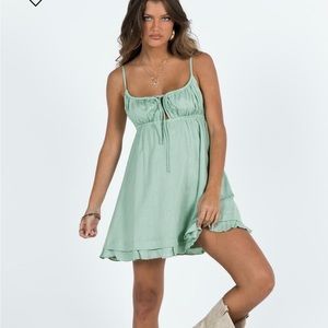 Princesspolly only worn a few times! So cute